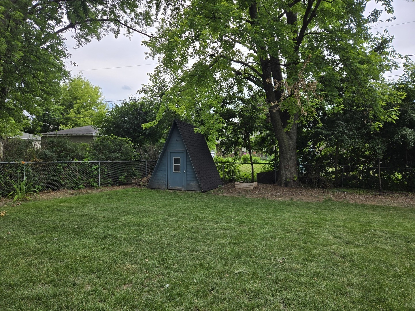 811 N Glenwood Place, Aurora, IL 60506