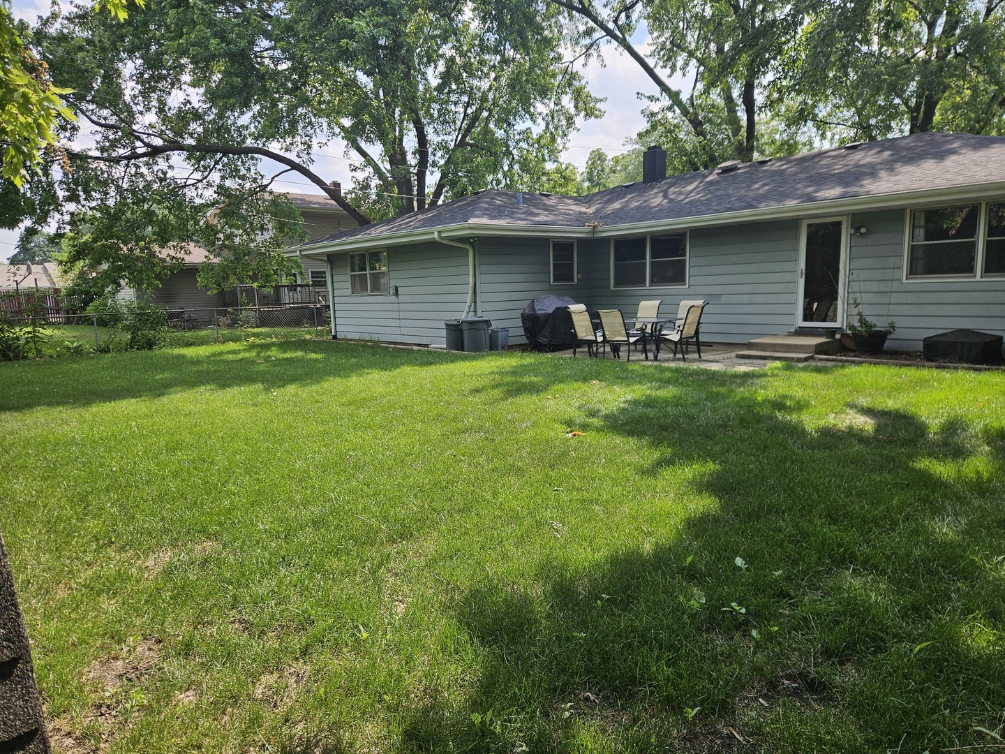 811 N Glenwood Place, Aurora, IL 60506