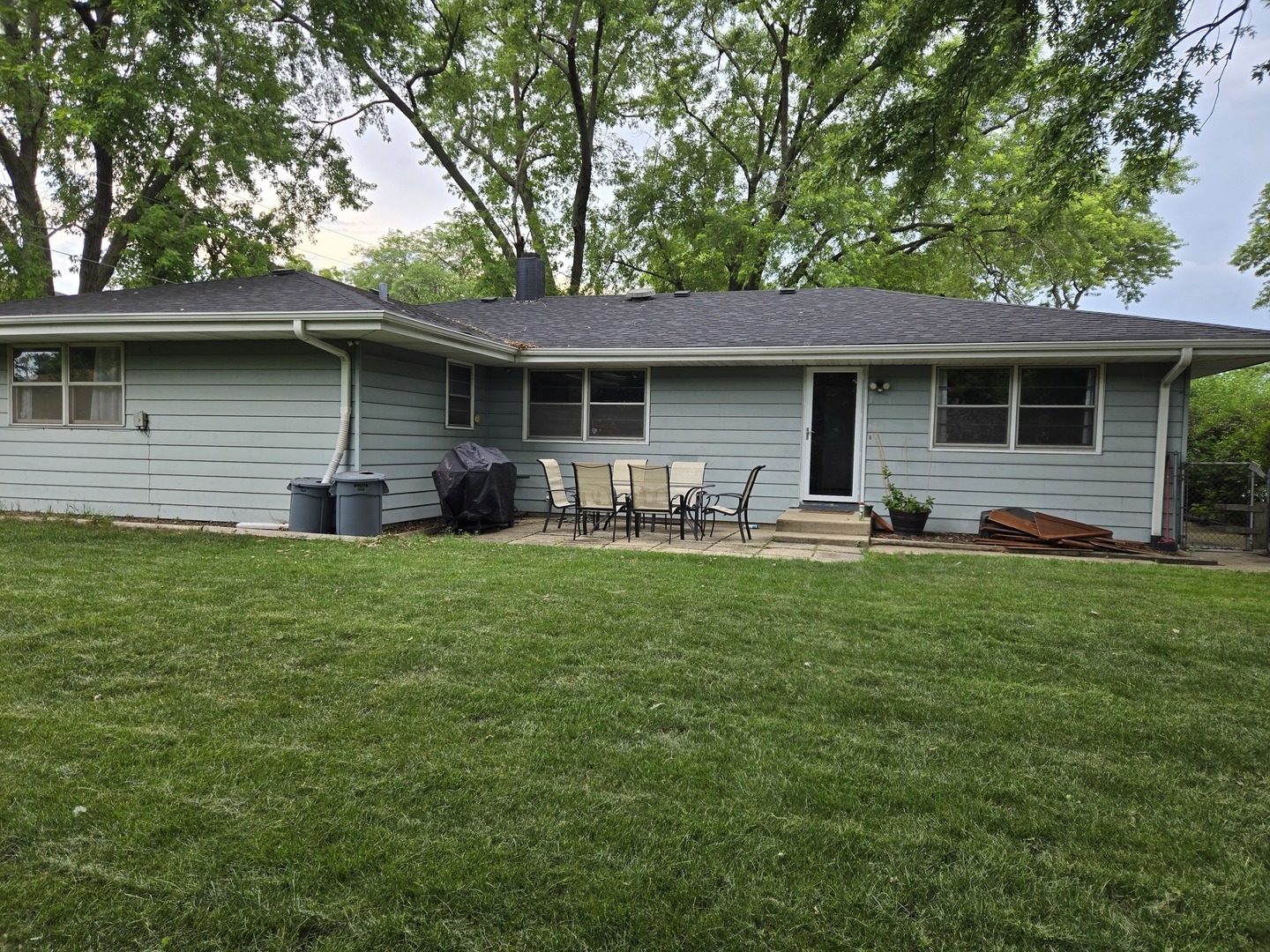 811 N Glenwood Place, Aurora, IL 60506