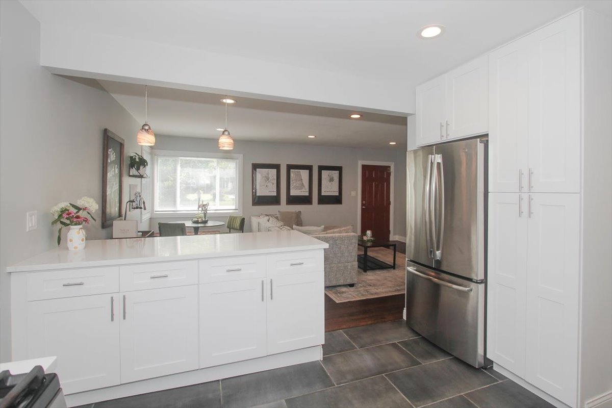 502 N Craig Place, Lombard, IL 60148