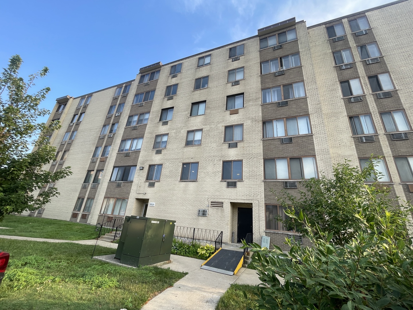 9725 S Karlov Avenue #208, Oak Lawn, IL 60453