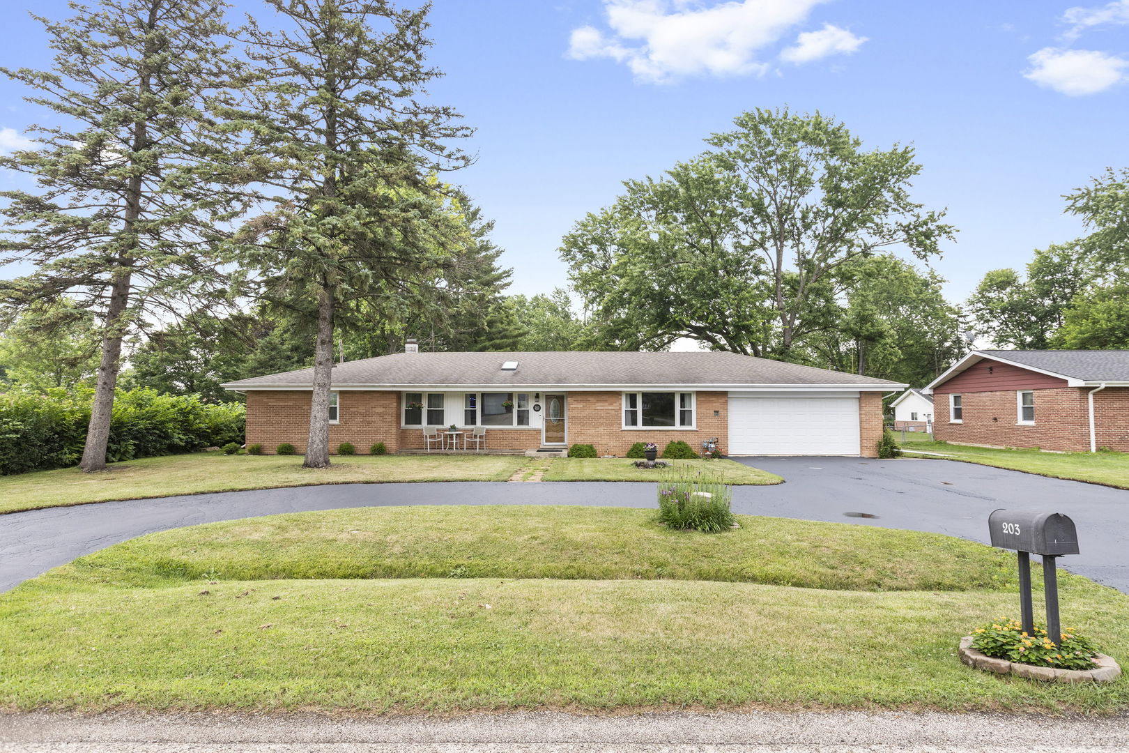 203 Coldren Drive, Prospect Heights, IL 60070