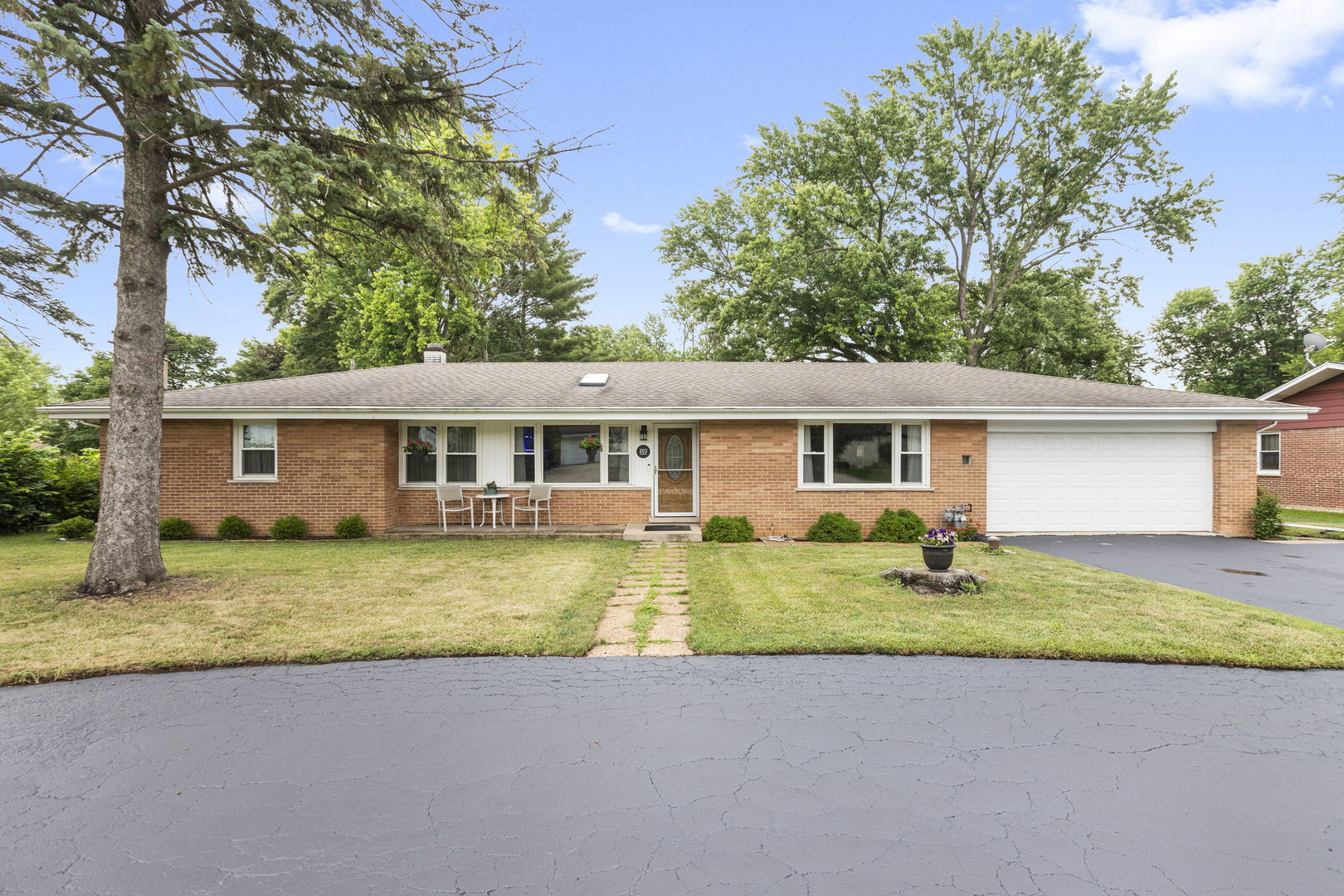 203 Coldren Drive, Prospect Heights, IL 60070
