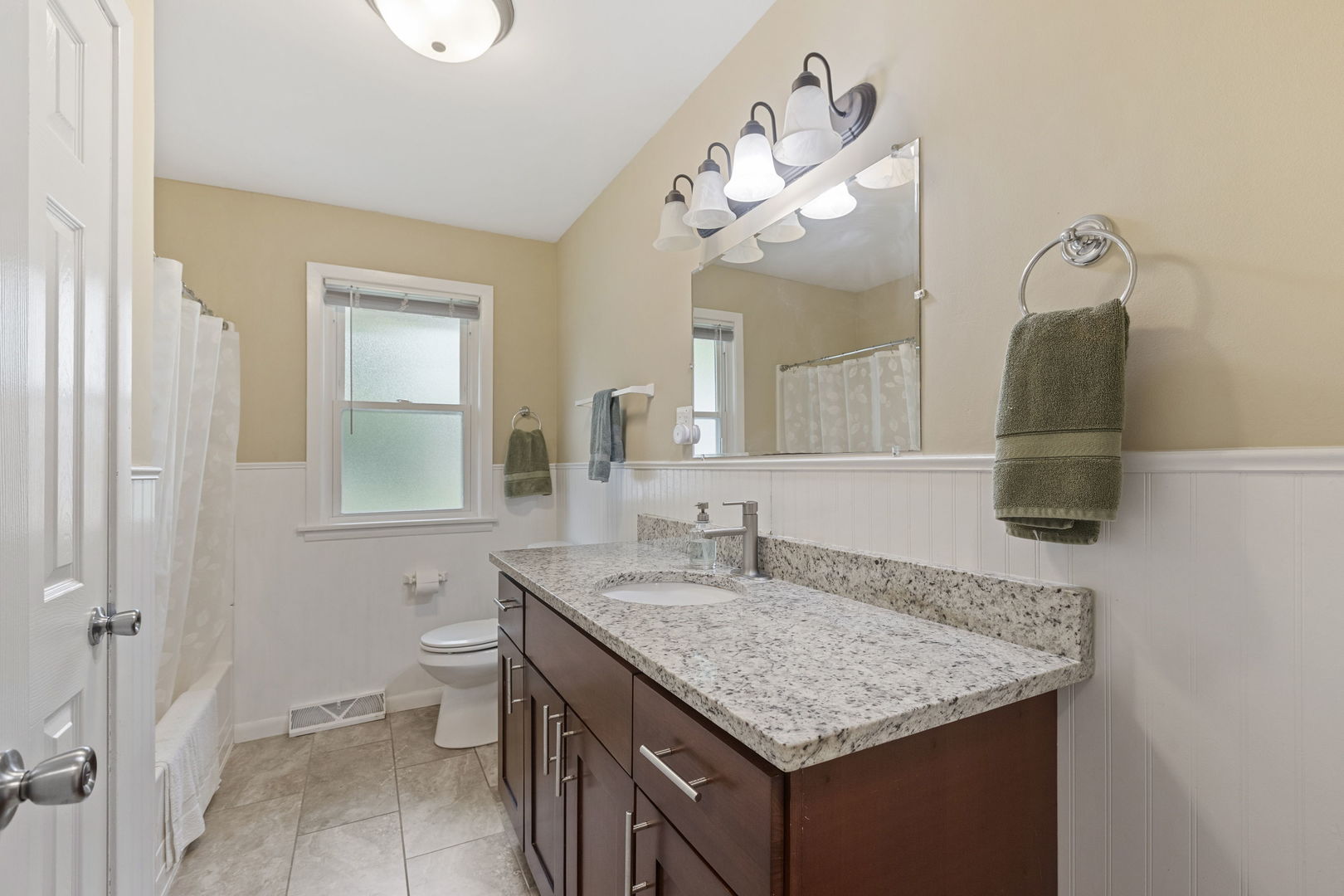 203 Coldren Drive, Prospect Heights, IL 60070
