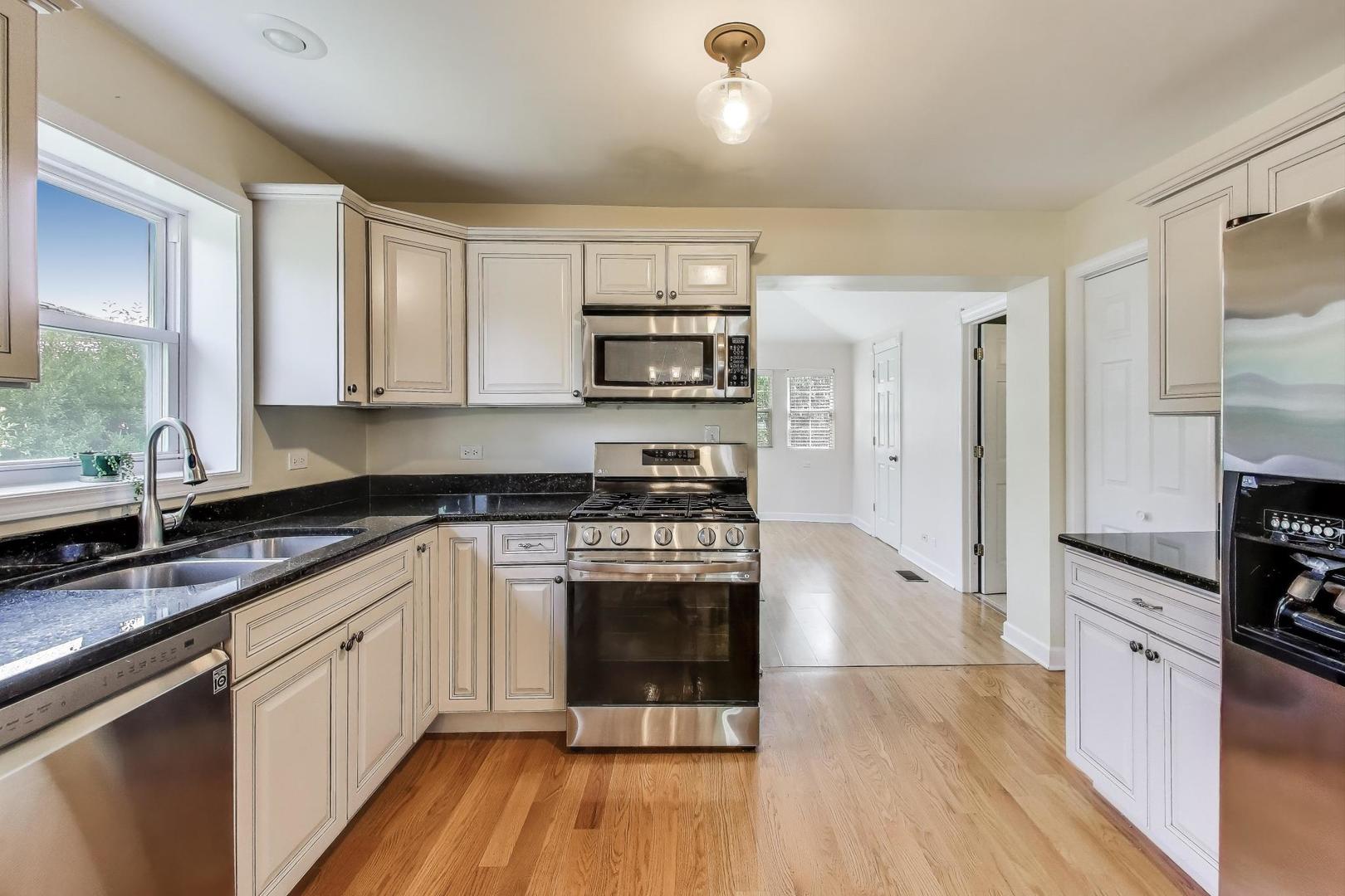 1524 Robinhood Lane, La Grange Park, IL 60526