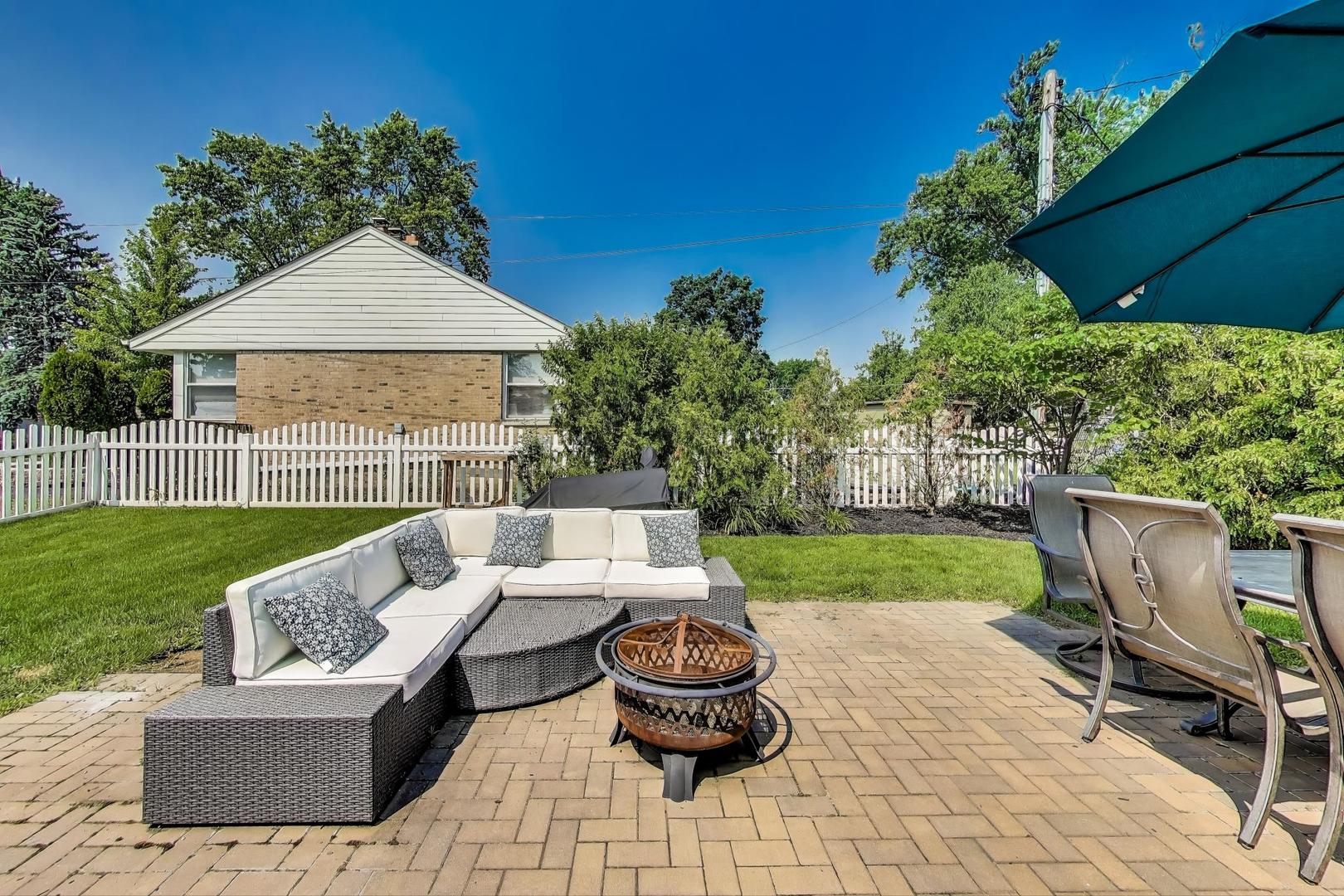 1524 Robinhood Lane, La Grange Park, IL 60526
