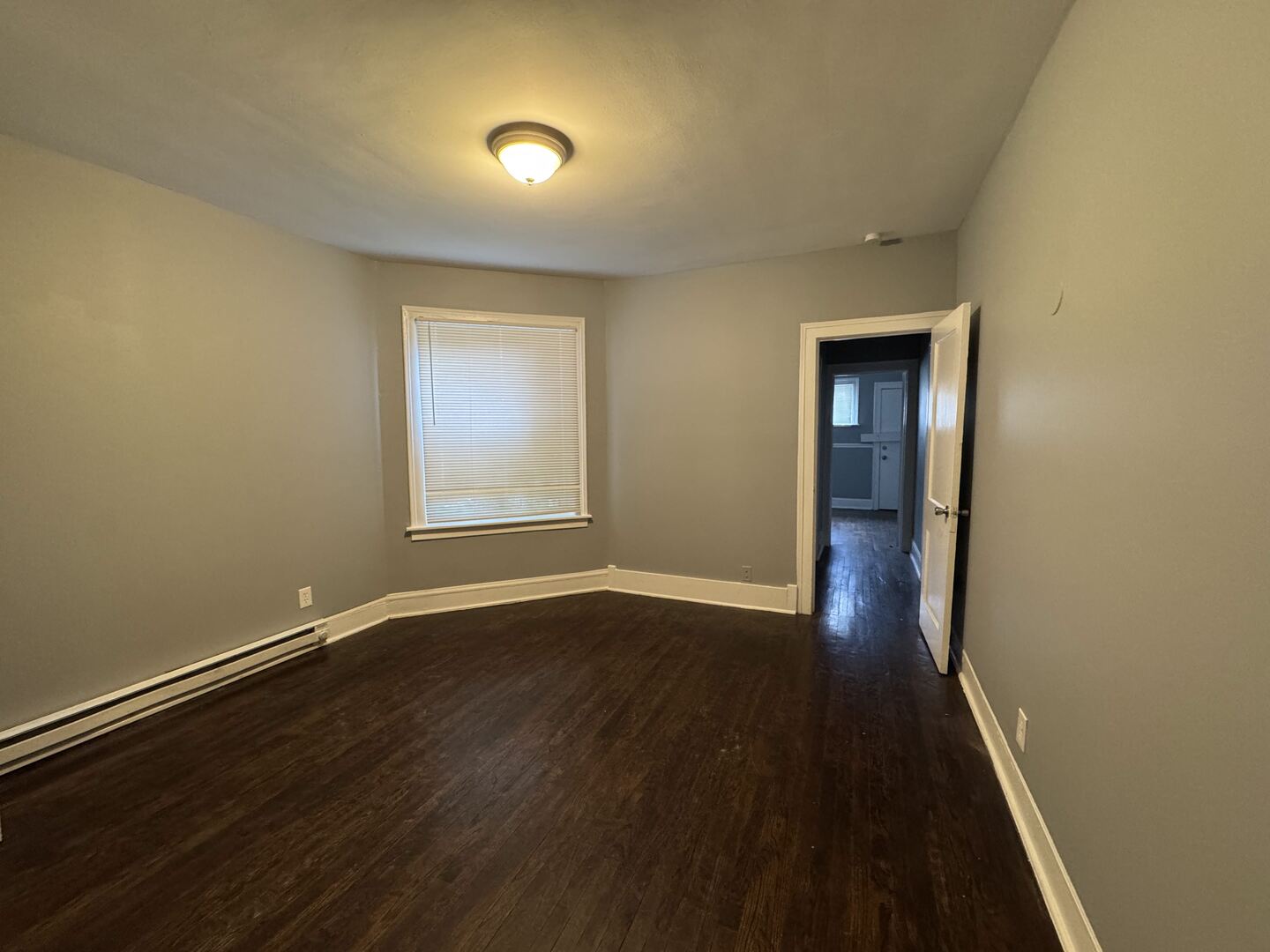 8048 S Champlain Avenue, Chicago, IL 60619