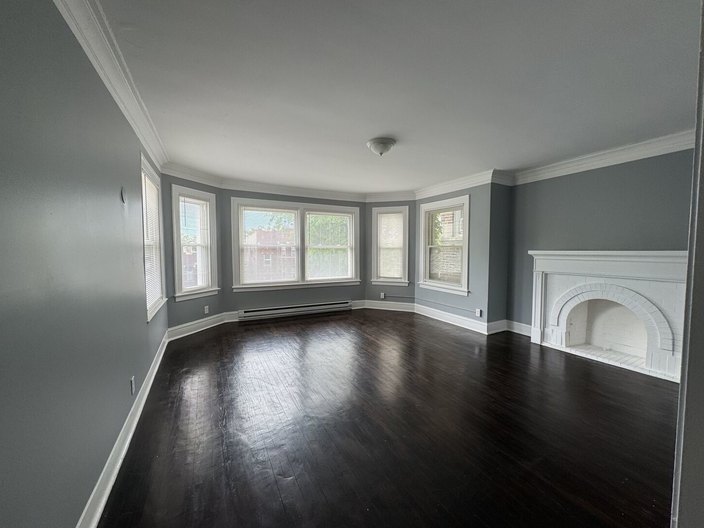 8048 S Champlain Avenue, Chicago, IL 60619