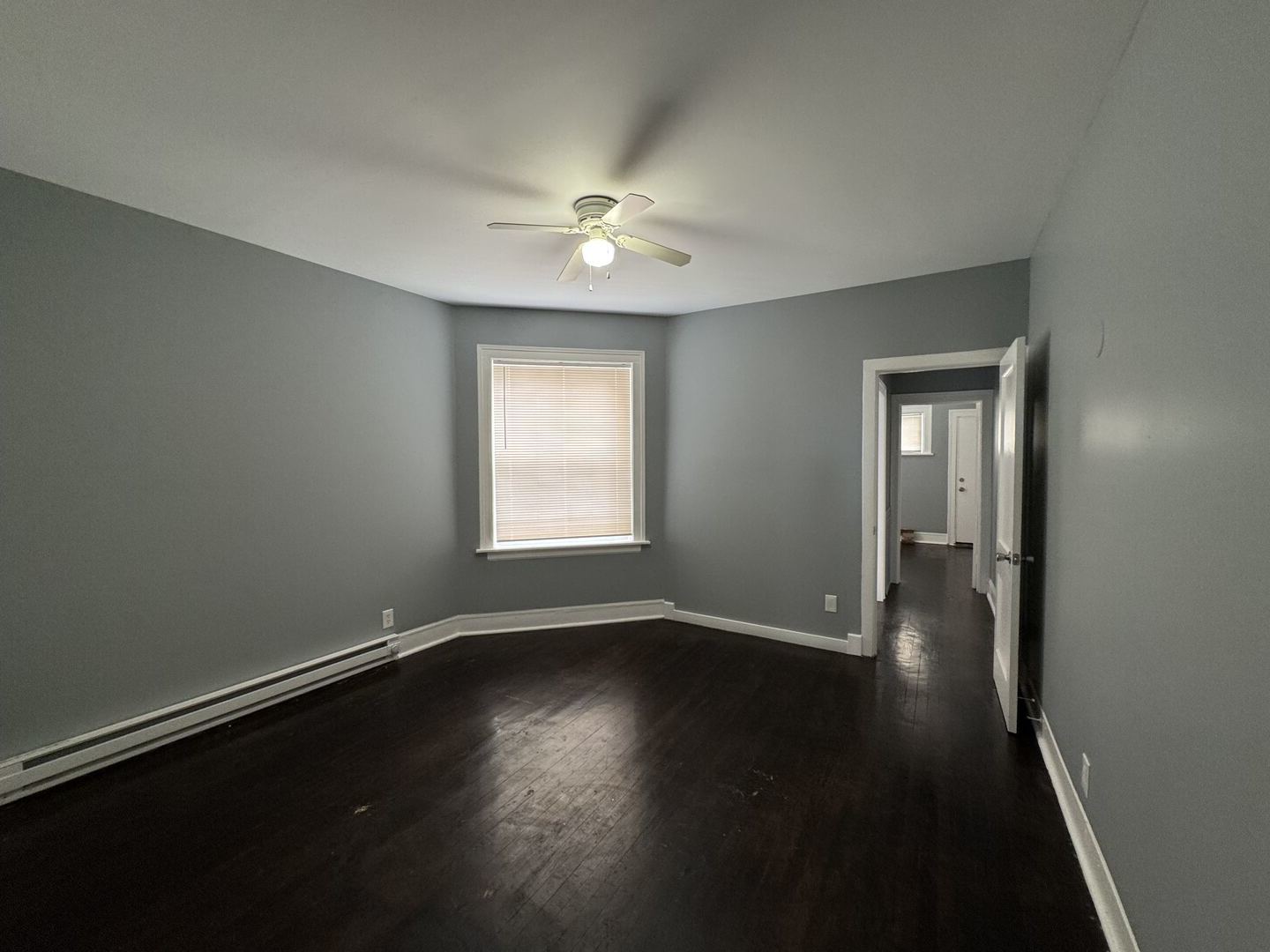 8048 S Champlain Avenue, Chicago, IL 60619