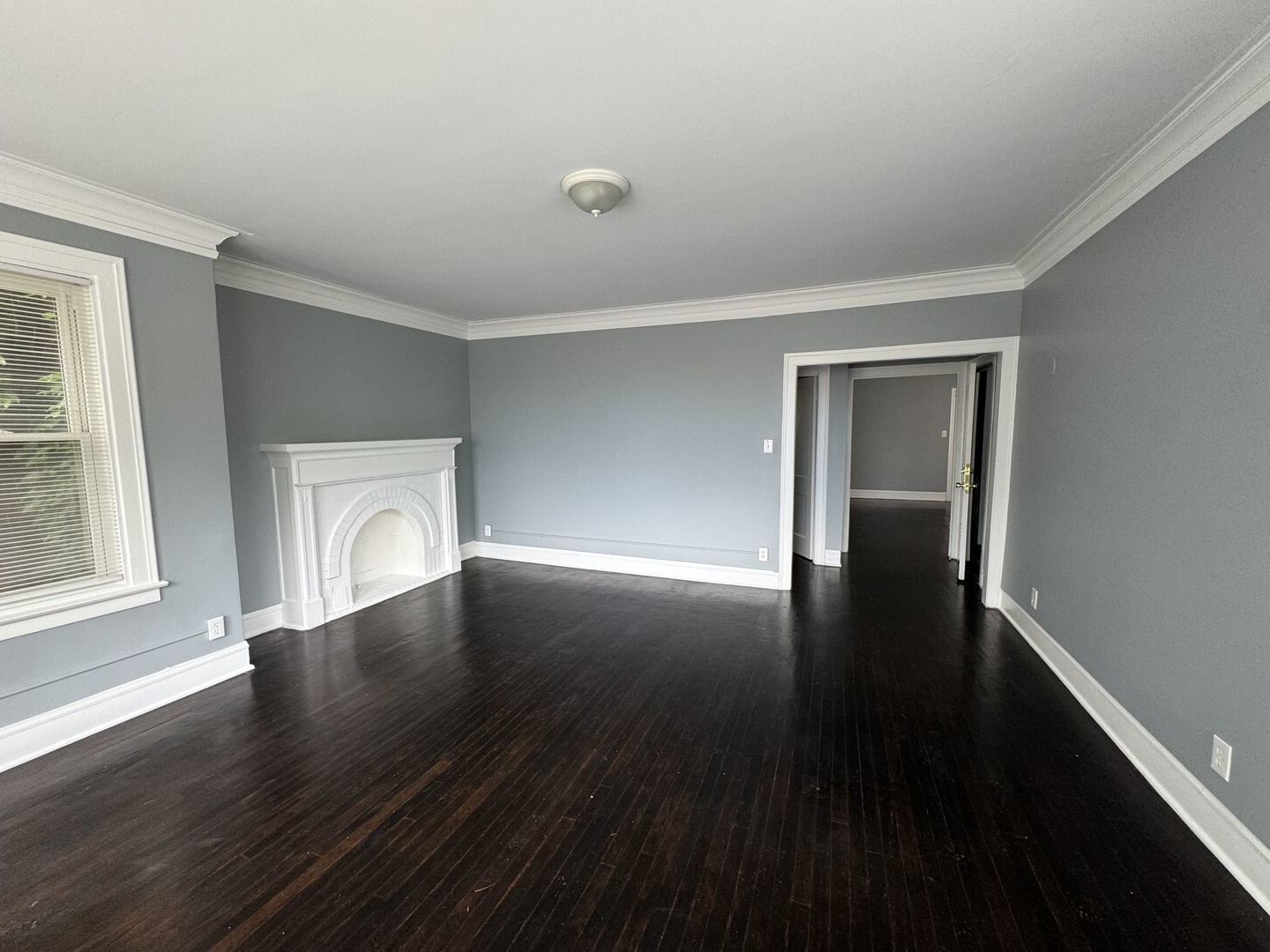 8048 S Champlain Avenue, Chicago, IL 60619
