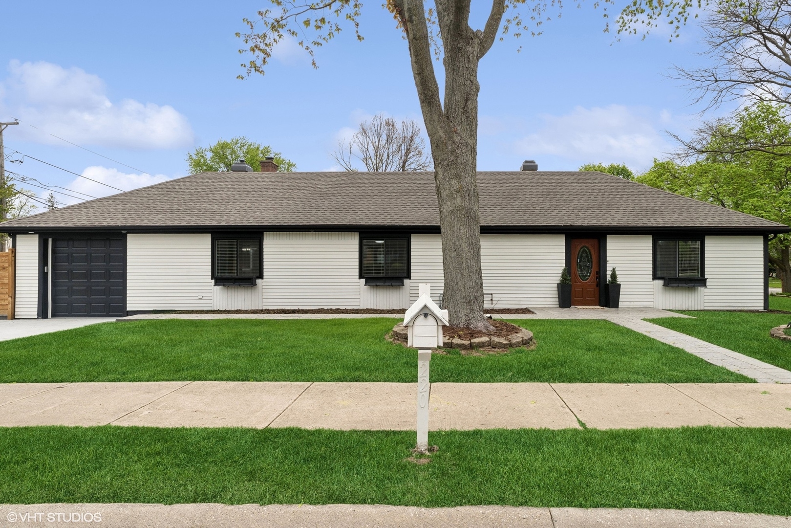1220 E Rockwell Street, Arlington Heights, IL 60005