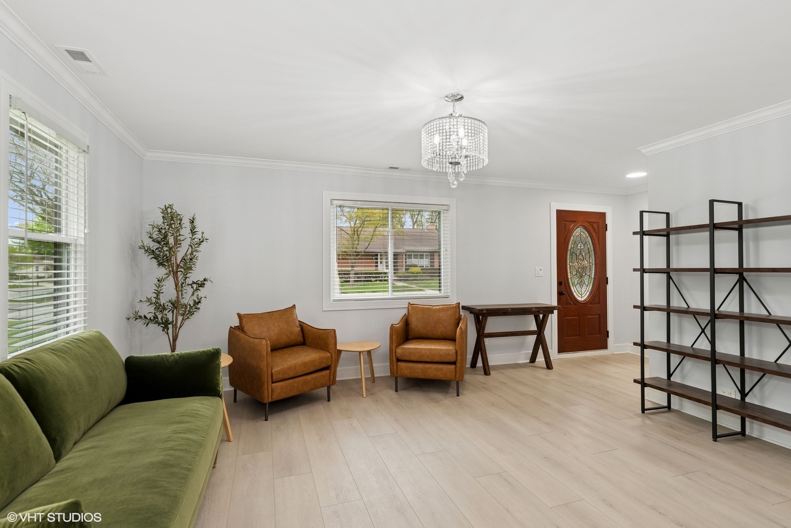 1220 E Rockwell Street, Arlington Heights, IL 60005
