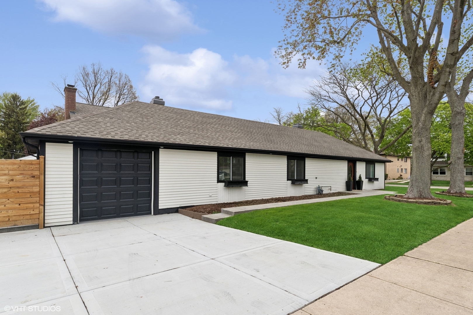 1220 E Rockwell Street, Arlington Heights, IL 60005