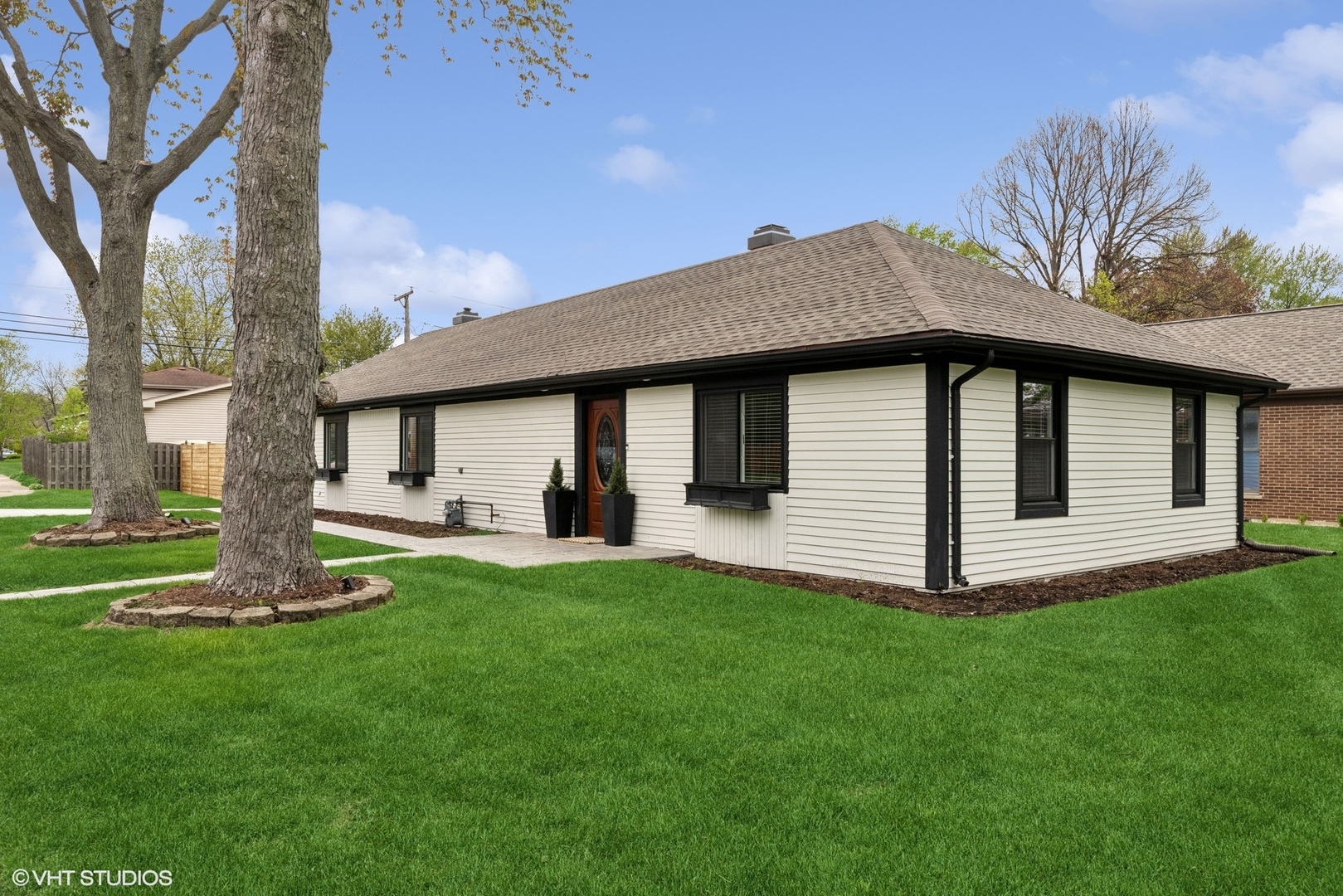 1220 E Rockwell Street, Arlington Heights, IL 60005