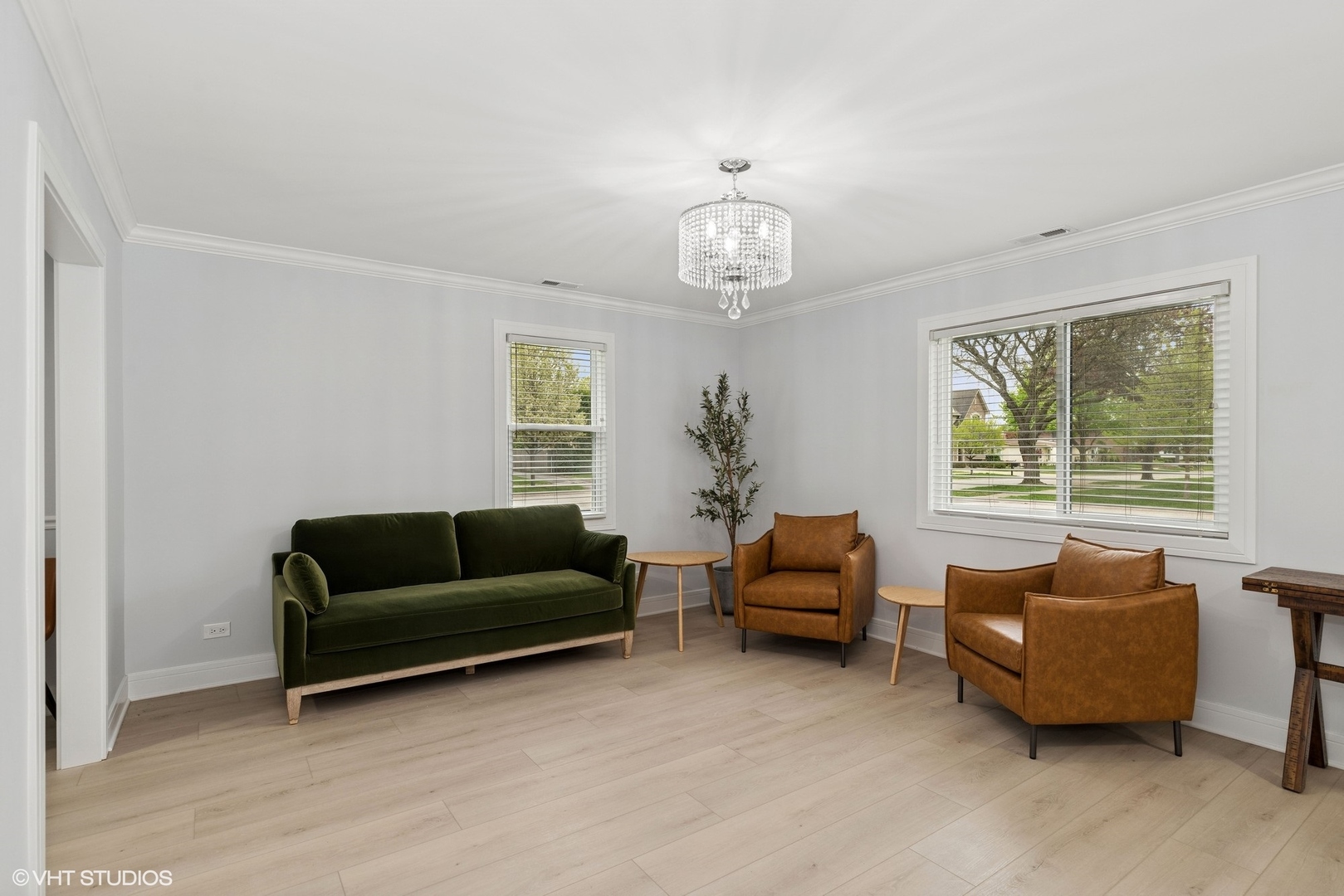 1220 E Rockwell Street, Arlington Heights, IL 60005