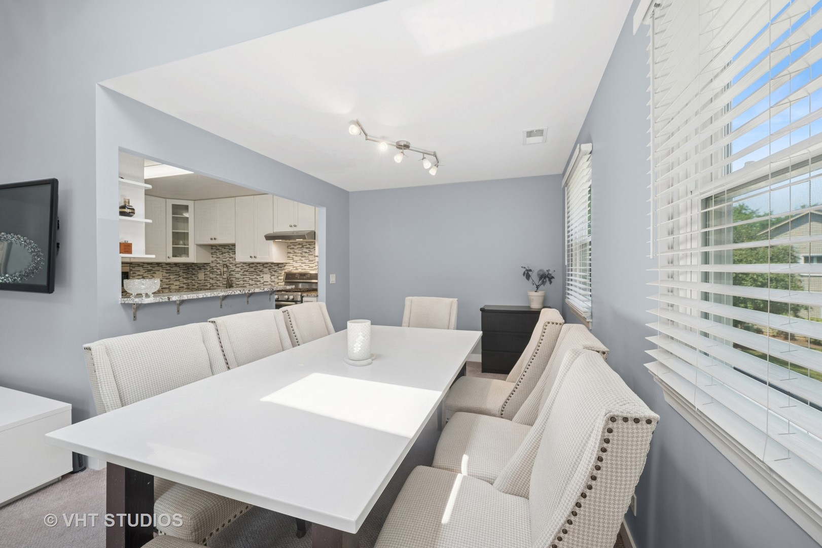 209 Dublin Lane #Z2, Schaumburg, IL 60194