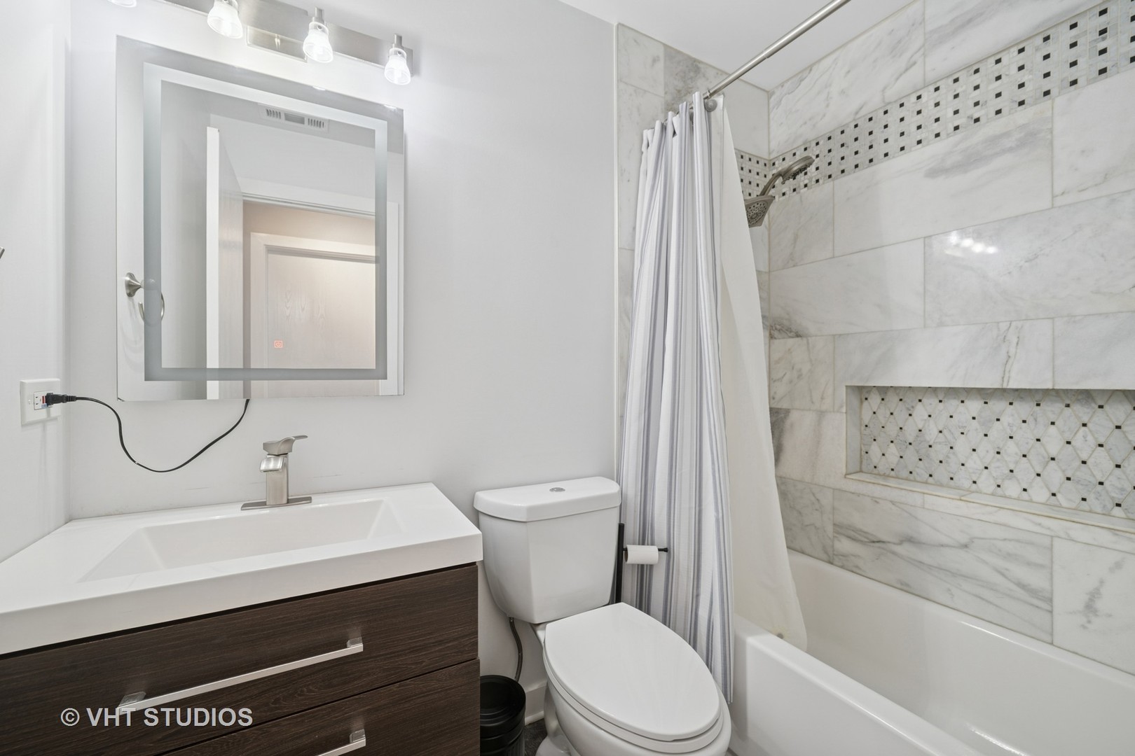 209 Dublin Lane #Z2, Schaumburg, IL 60194