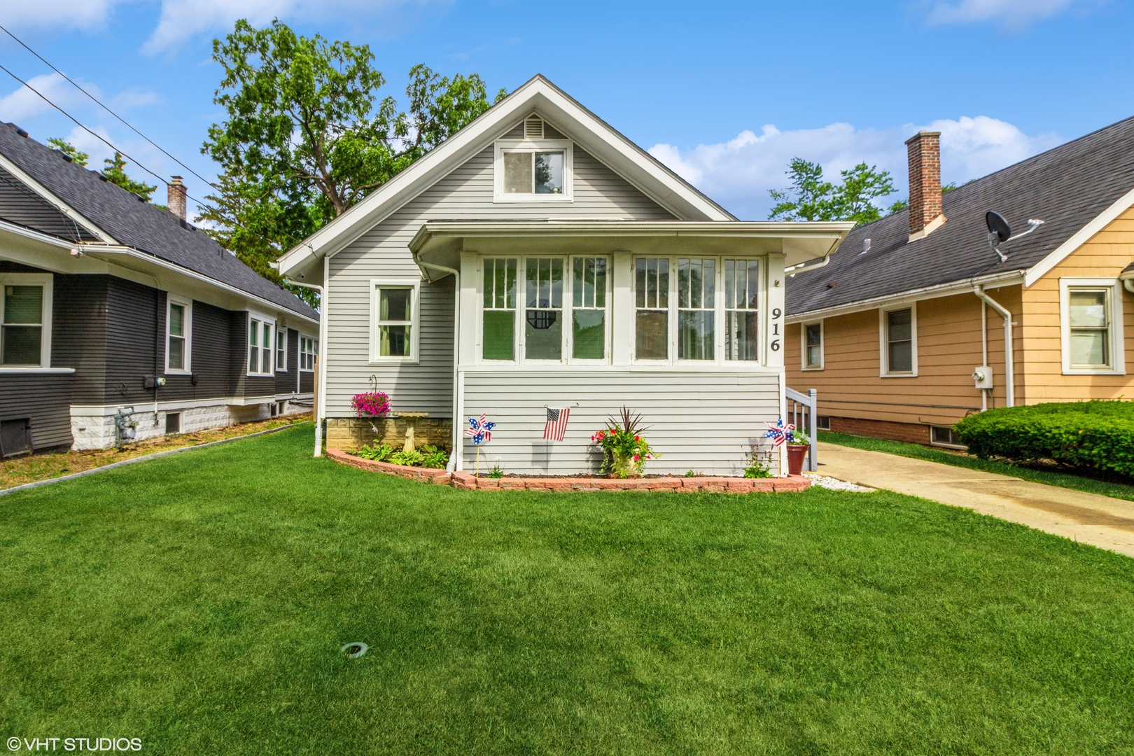 916 Pearl Street, Aurora, IL 60505