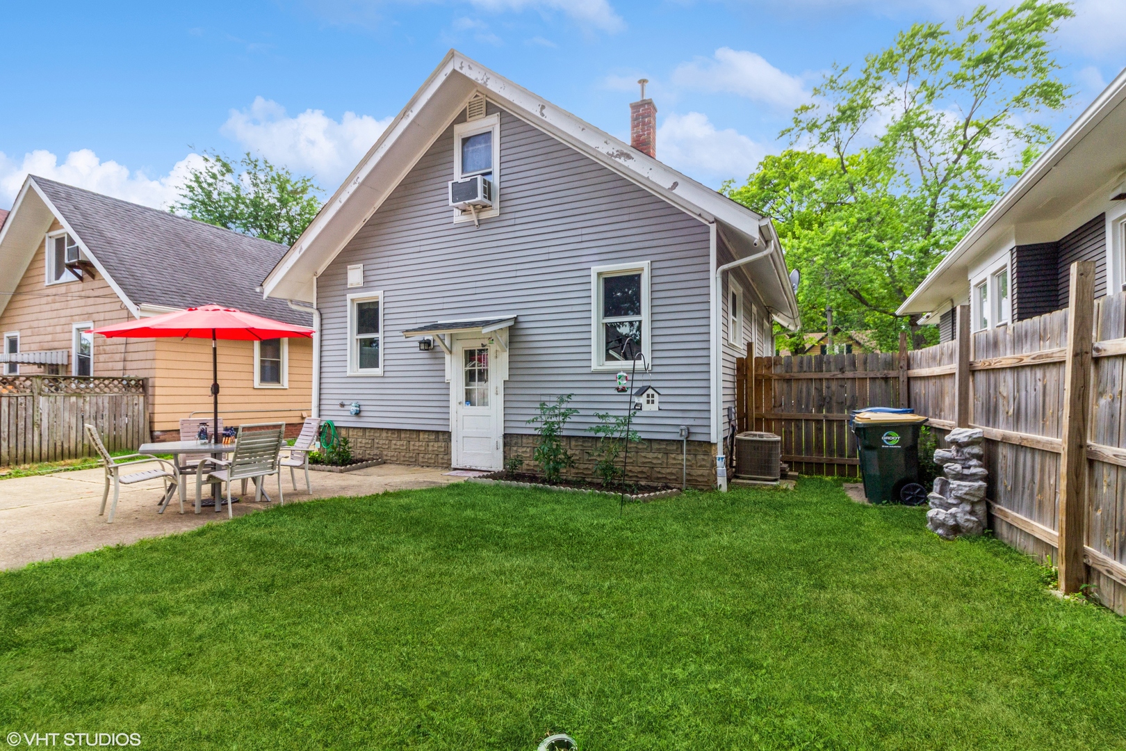 916 Pearl Street, Aurora, IL 60505