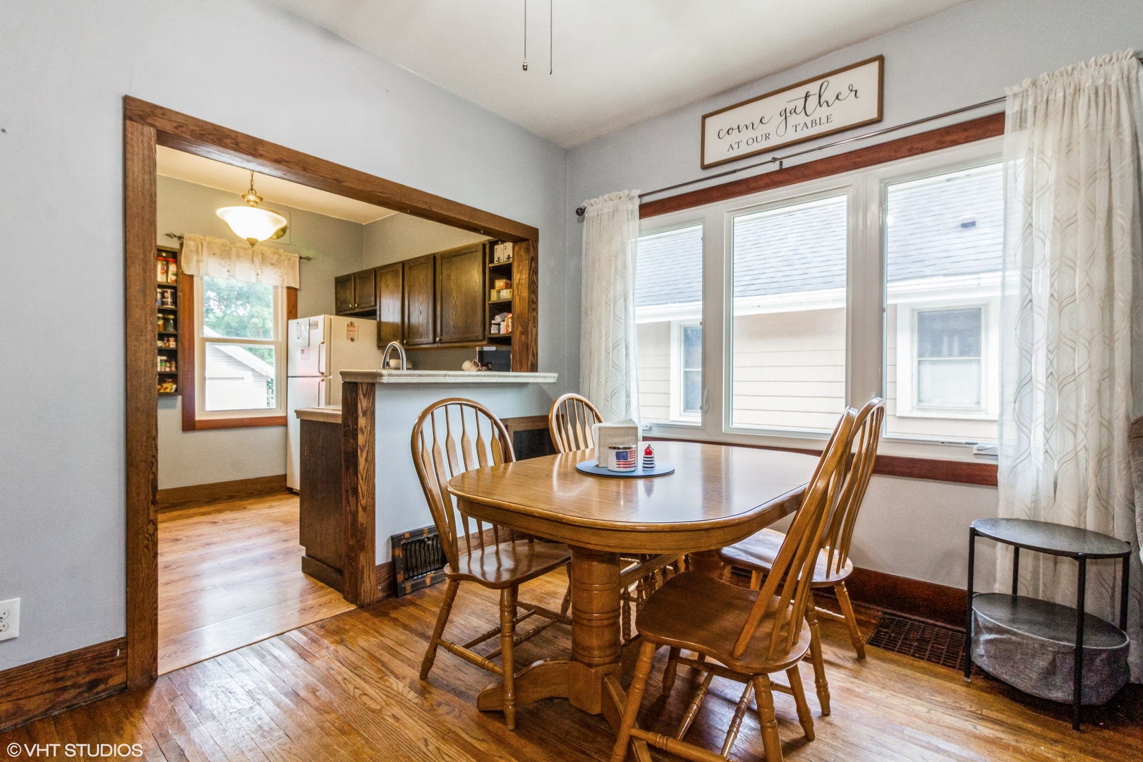 916 Pearl Street, Aurora, IL 60505