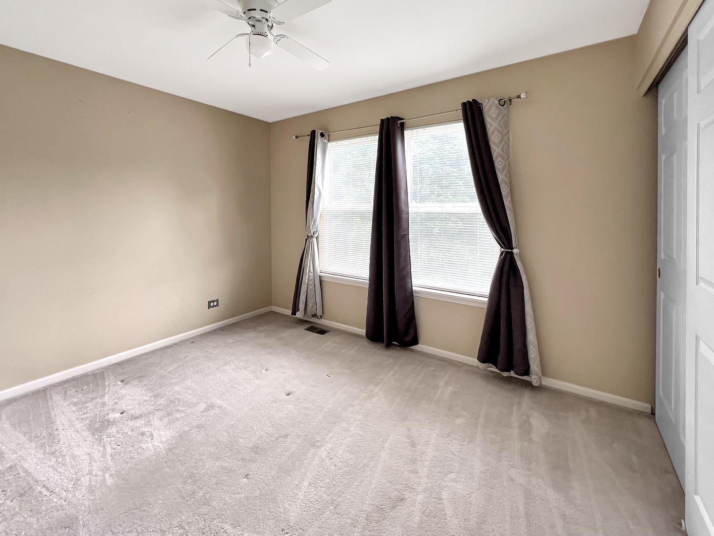 416 Farnsworth Circle, Port Barrington, IL 60010