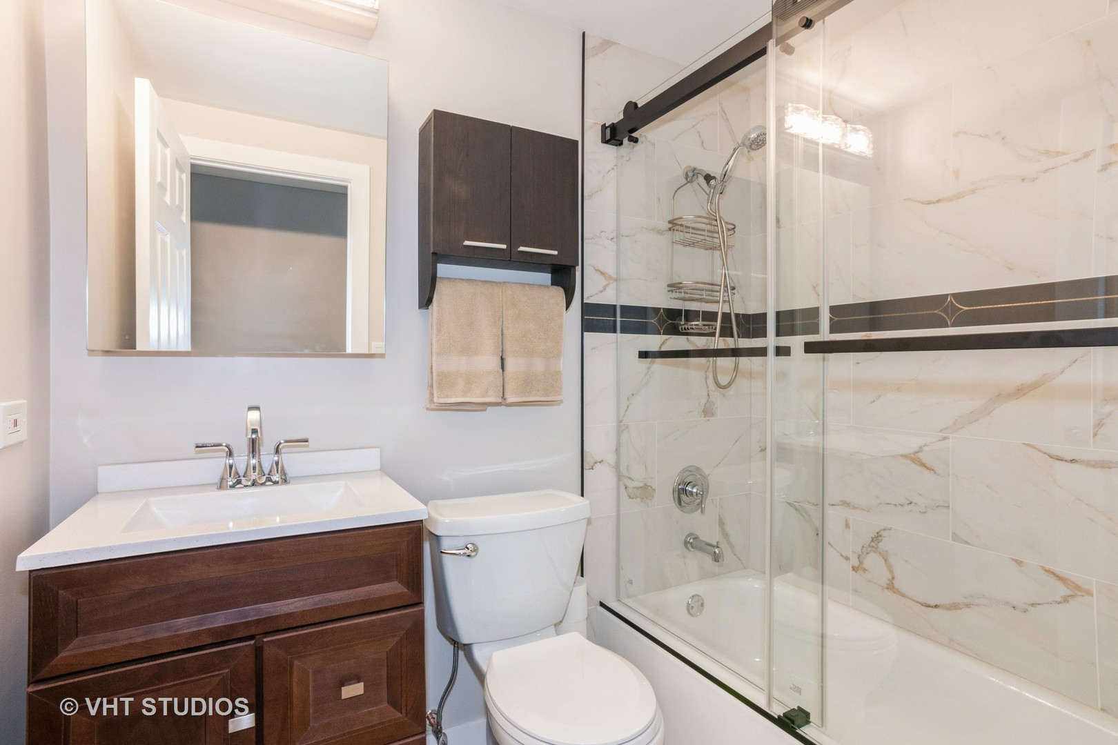 206 W Hartford Drive, Schaumburg, IL 60193
