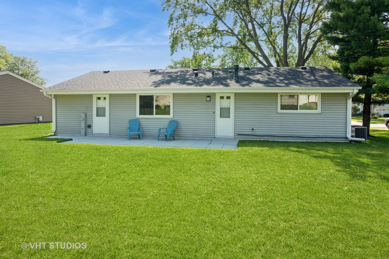 206 W Hartford Drive, Schaumburg, IL 60193