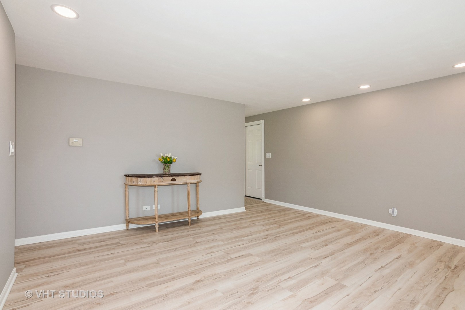206 W Hartford Drive, Schaumburg, IL 60193