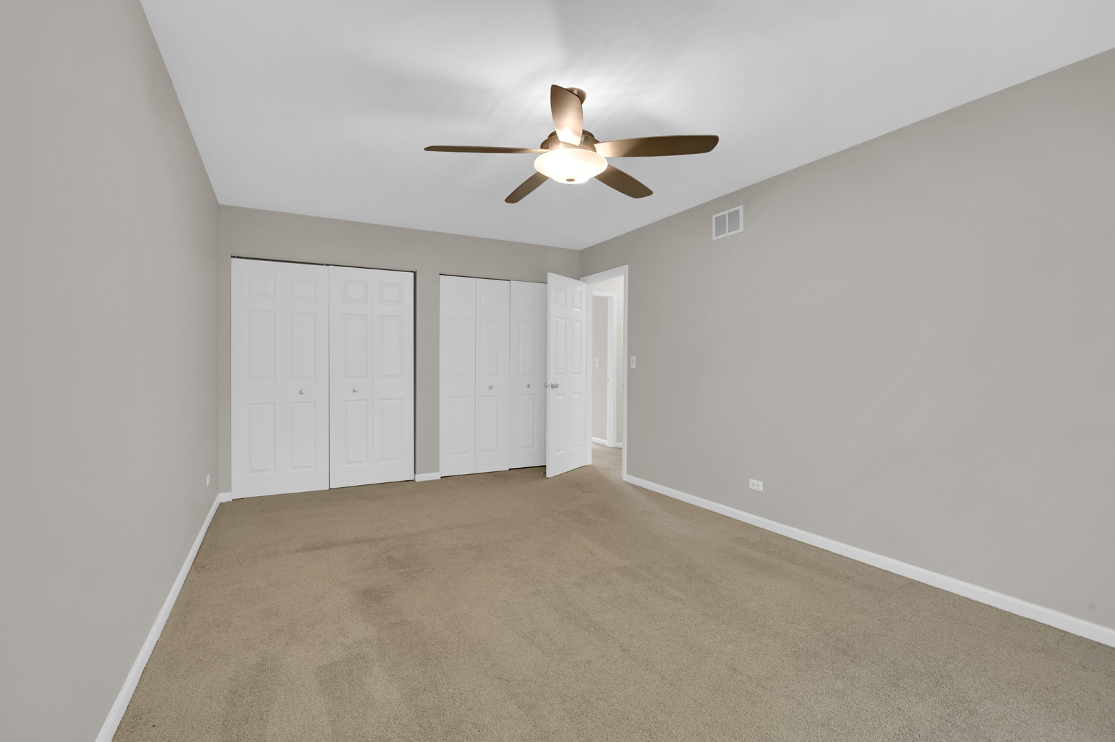 502 Windsor Circle, Fox River Grove, IL 60021