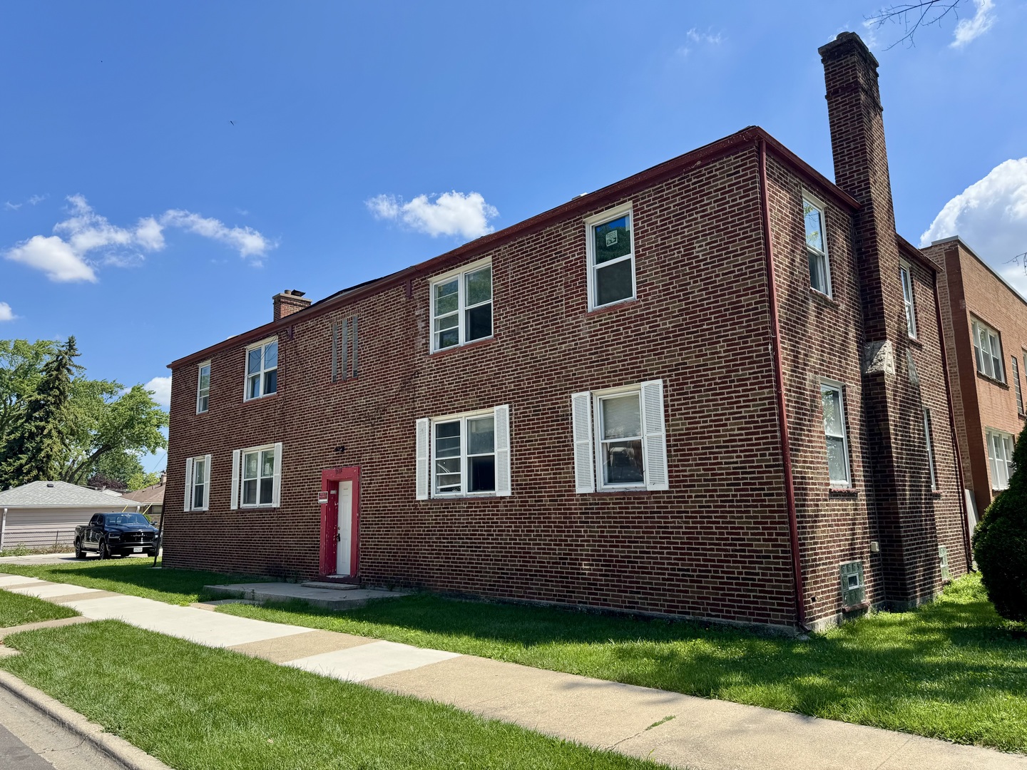 915 Bellwood Avenue, Bellwood, IL 60104