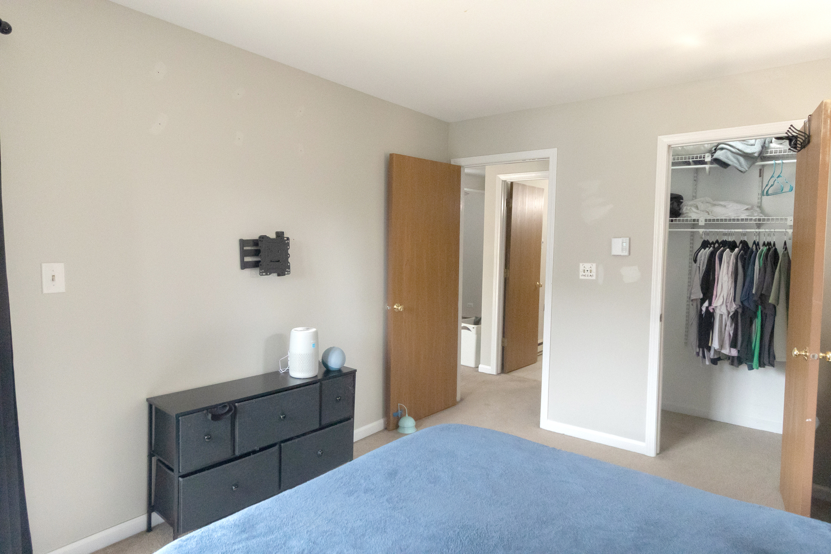 1373 Cunat Court #1B, Lake In The Hills, IL 60156