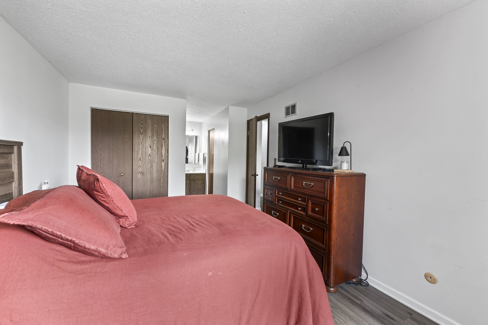 15141 Quail Hollow Drive #106, Orland Park, IL 60462
