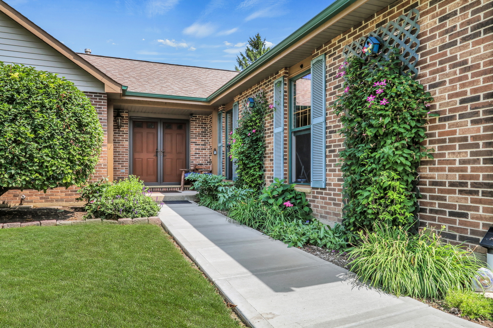 1925 Oaktree Trail, Lake Villa, IL 60046