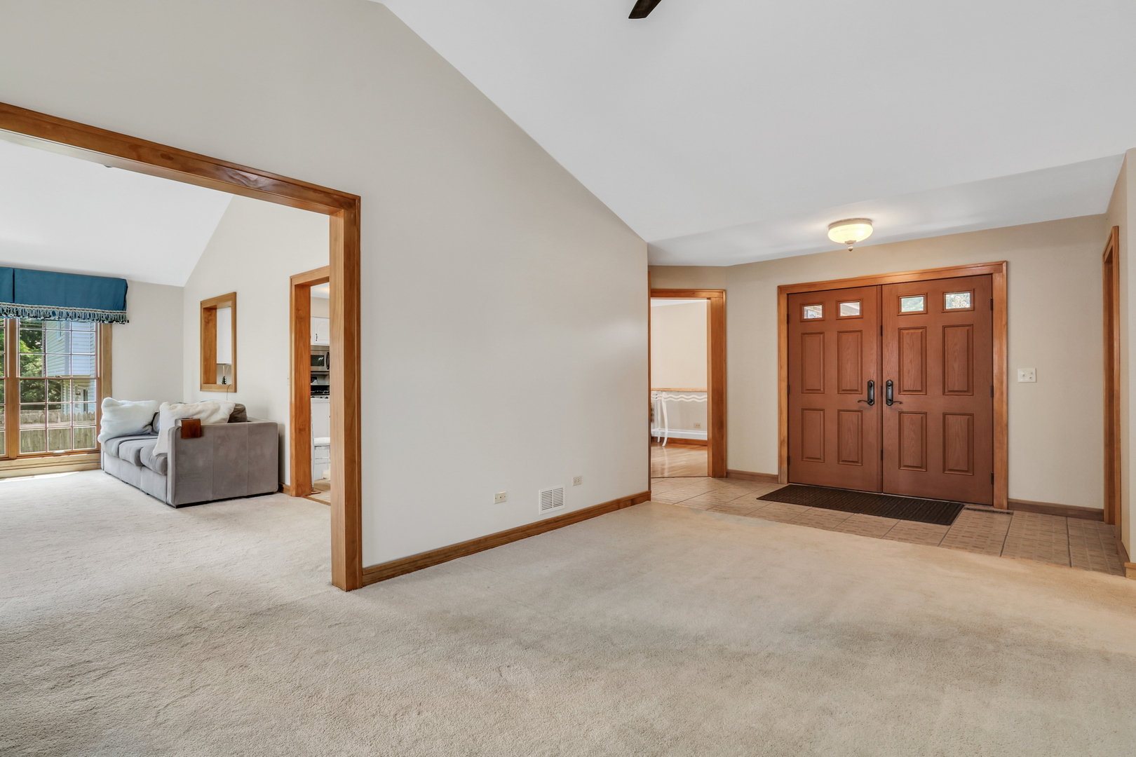 1925 Oaktree Trail, Lake Villa, IL 60046