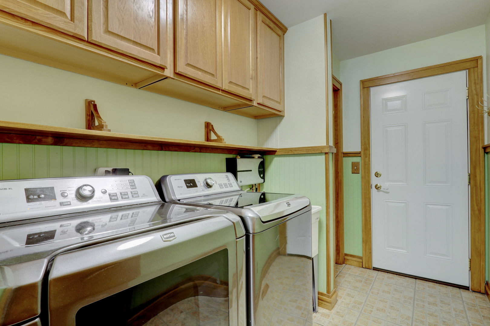 1925 Oaktree Trail, Lake Villa, IL 60046