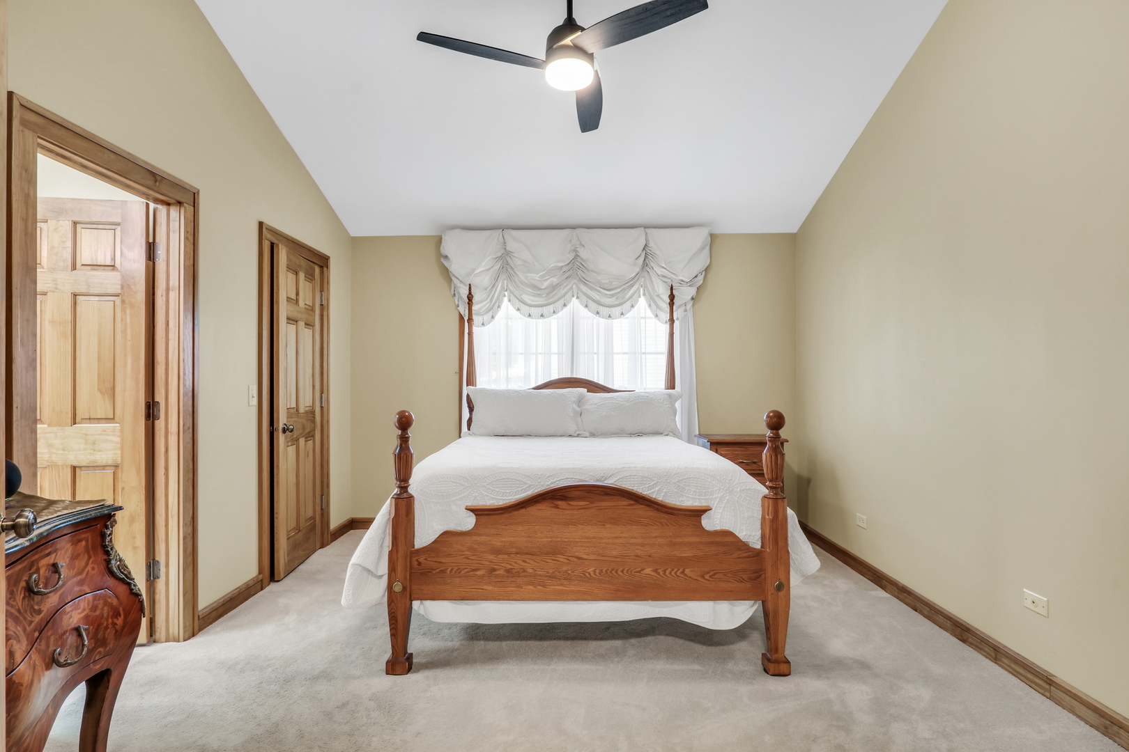 1925 Oaktree Trail, Lake Villa, IL 60046
