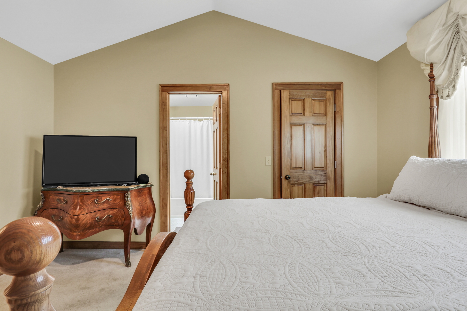 1925 Oaktree Trail, Lake Villa, IL 60046