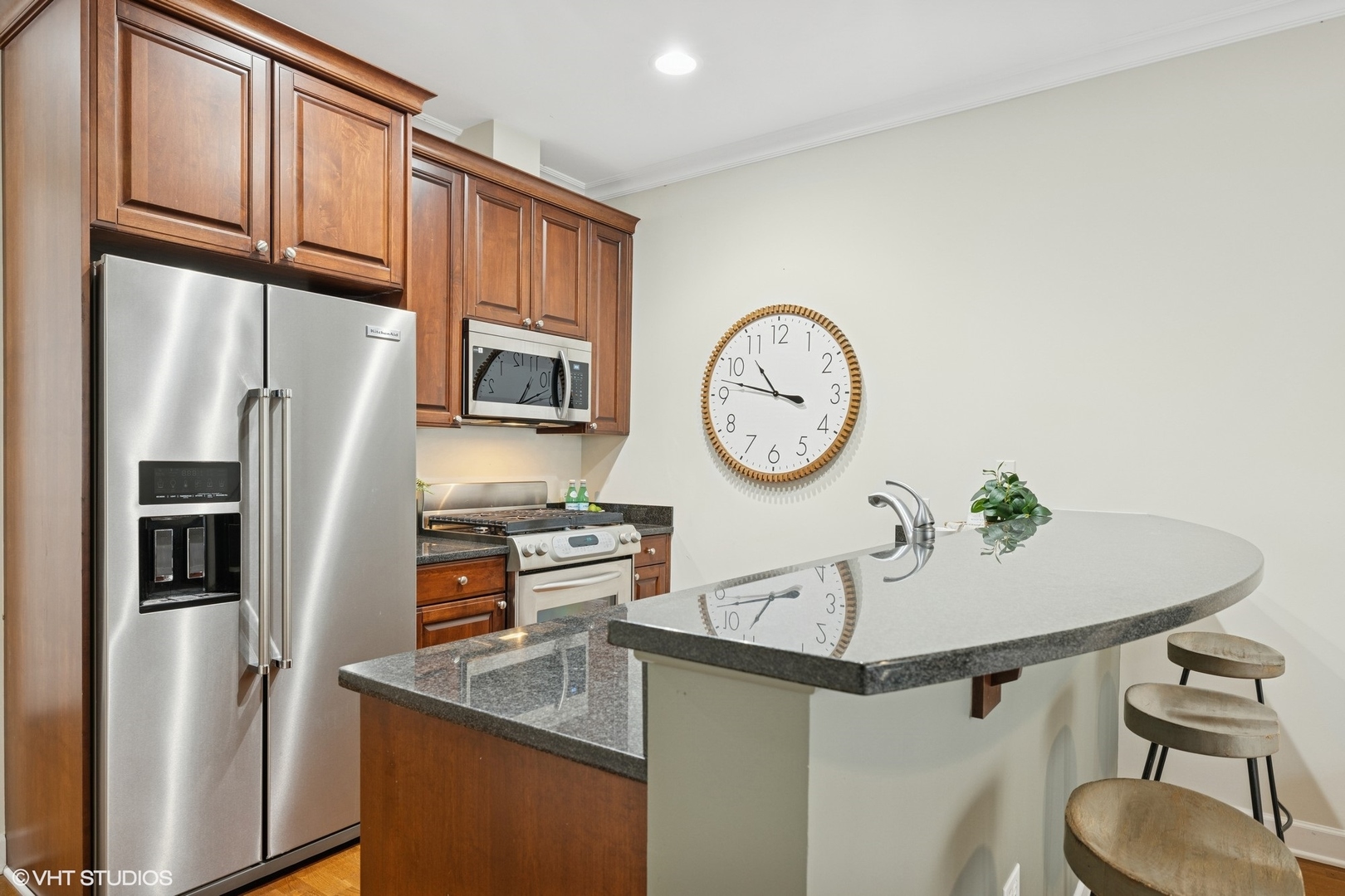 50 N Plum Grove Road #202E, Palatine, IL 60067