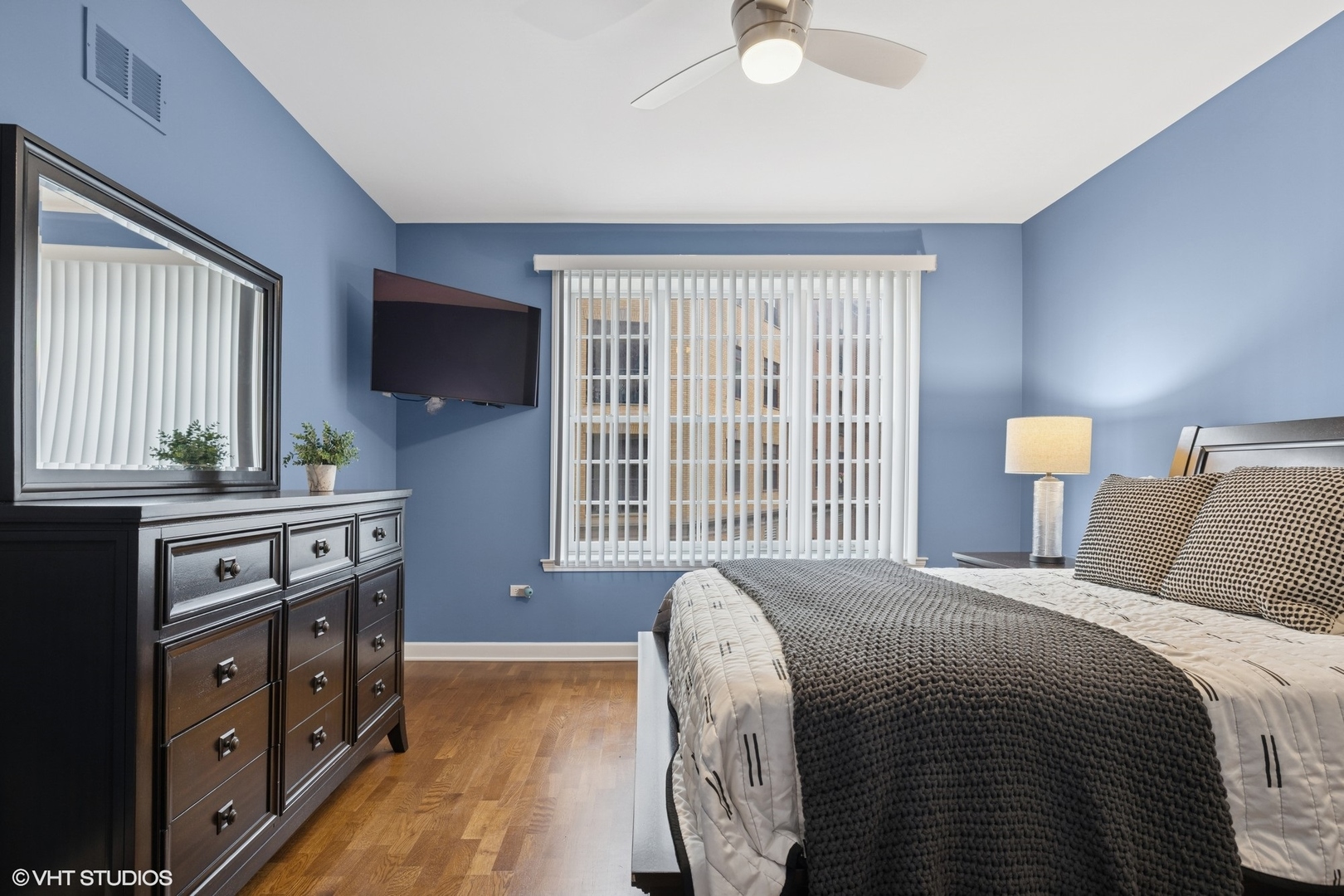 50 N Plum Grove Road #202E, Palatine, IL 60067