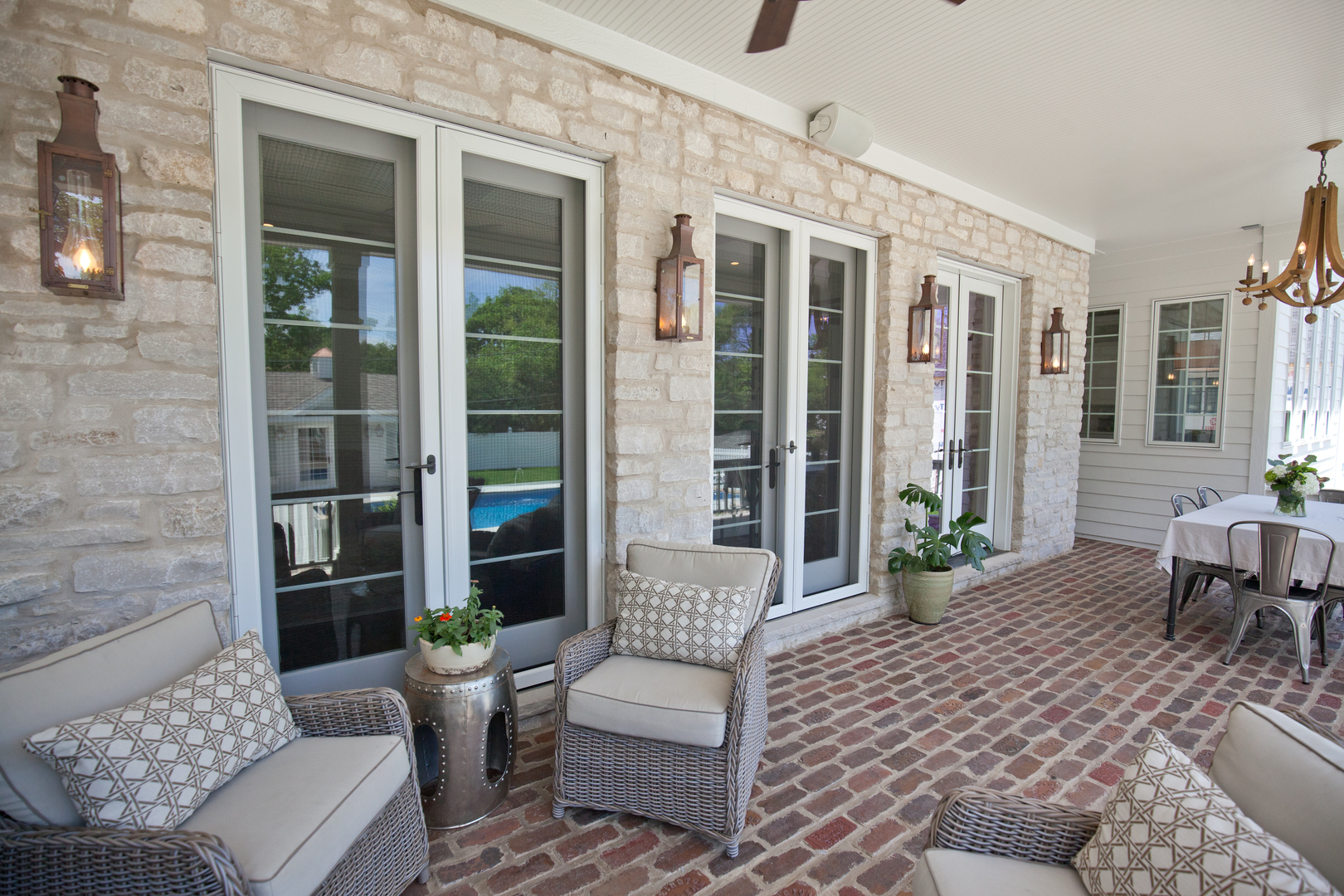 20 S Ewing Street, Naperville, IL 60540