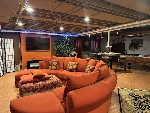 9081 Del Prado Drive, Palos Hills, IL 60465