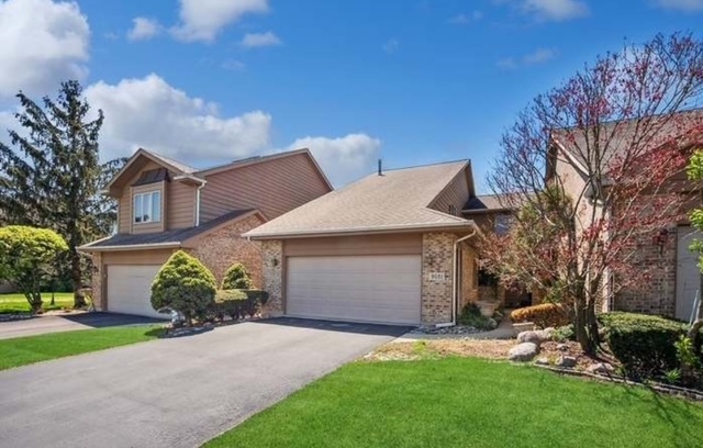 9081 Del Prado Drive, Palos Hills, IL 60465