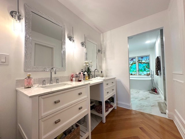 9081 Del Prado Drive, Palos Hills, IL 60465