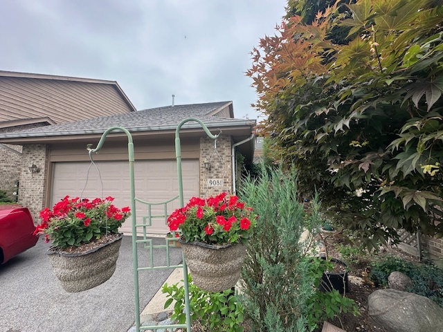 9081 Del Prado Drive, Palos Hills, IL 60465