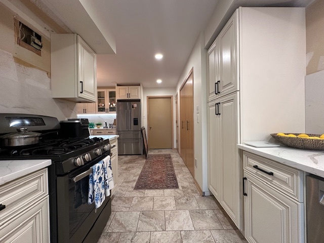 9081 Del Prado Drive, Palos Hills, IL 60465