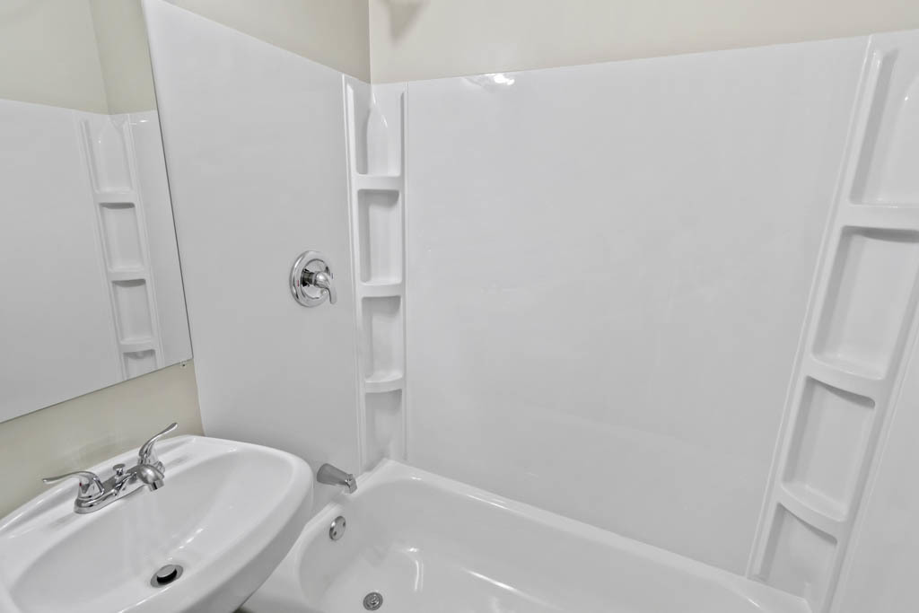 991 Tollview Avenue #9, Aurora, IL 60505