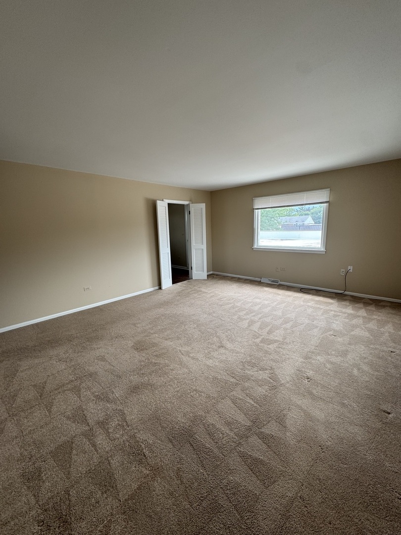 17 E Park Street #1, Mundelein, IL 60060