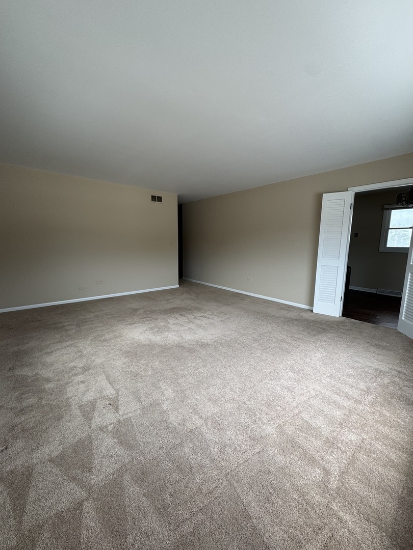 17 E Park Street #1, Mundelein, IL 60060