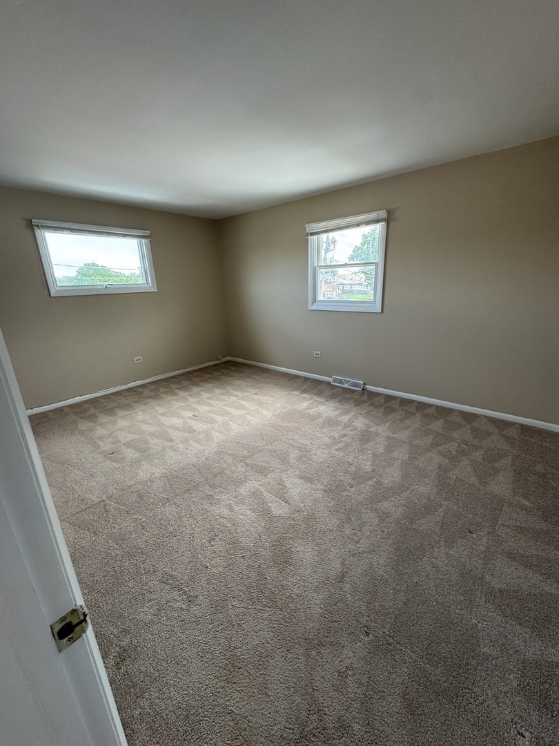 17 E Park Street #1, Mundelein, IL 60060