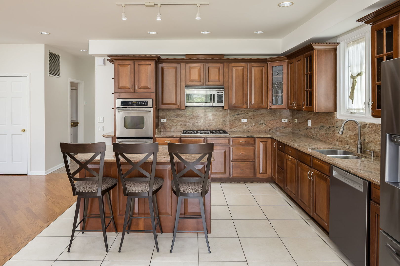 4544 N Oriole Avenue, Norridge, IL 60706